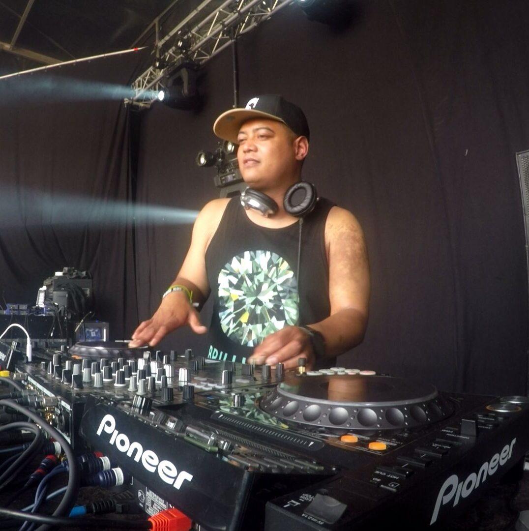 cropped-DJ-EZD-1.jpg